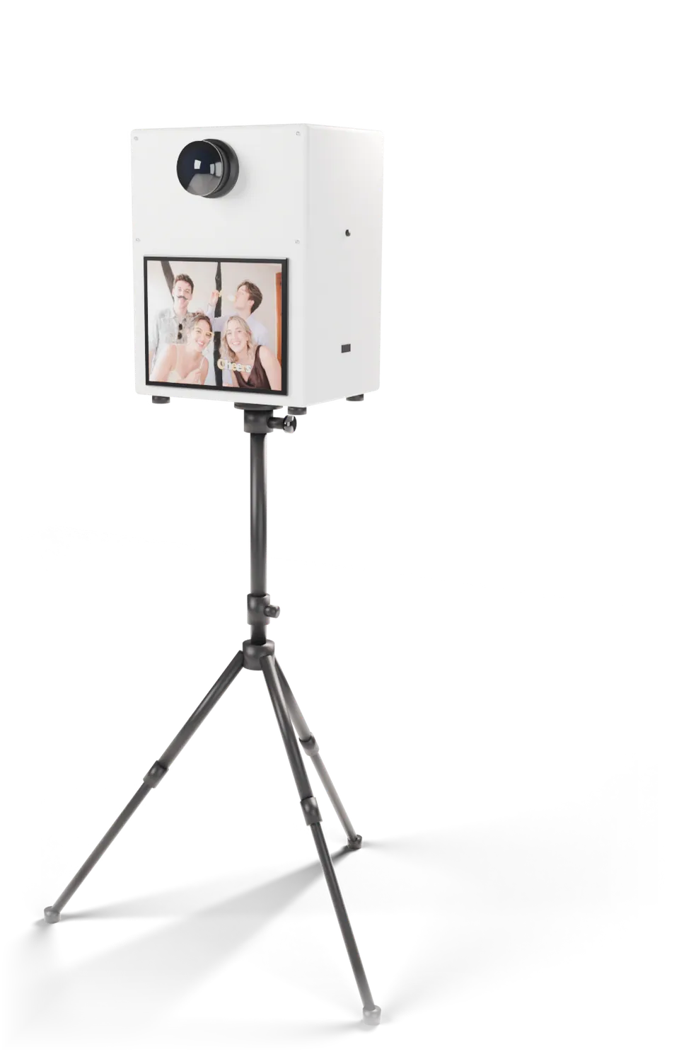 Weiße Memora Fotobox mit DSLR-Objektiv und Touchscreen auf einem schwarzen Stativ